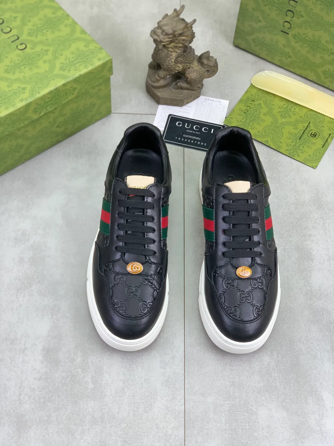 Men's Men's Shoes P420 💰[New Style] 🆘 The latest model from Gucci's official website🎁Classic casual and fashionable men's shoes👟Hot style💥Simple and elegant style, exclusive for trendy men. Unique latest brand elements from the official website👑Gucci original decoration, fashionable and generous, made of original soft calfskin fabric➕Comfortable soft sheepskin lining ✅The official website specifies wear-resistant rubber outsole_full of elasticity, classic model taken in real life🎬Color: 2️⃣colors available😍Number: 38-44